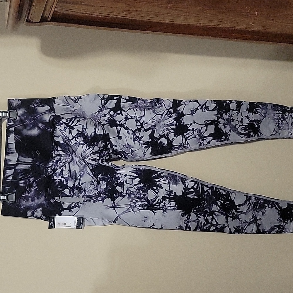 Sofia Active by Sofia Vergara 27" inseam Seamless Contour Legging M 8-10